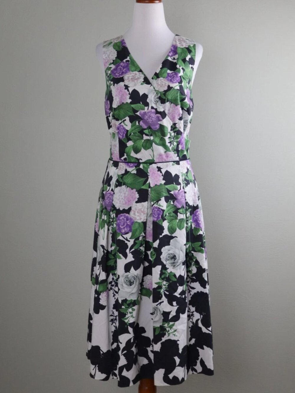 TALBOTS Oprah Magazine Surplice Floral Pleated A-Line Dress Size 8